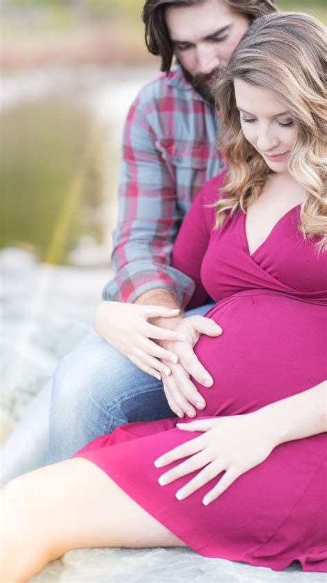 pregnant couple poses|More.